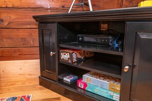 Chalet (2 Bedrooms) | Interior