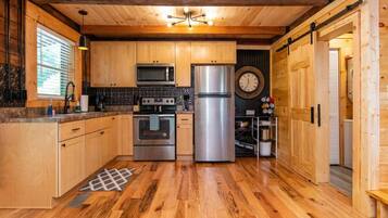 Chalet (2 Bedrooms) | Interior