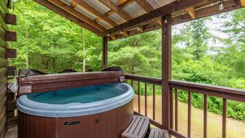 Chalet (2 Bedrooms) | Interior