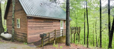Chalet (2 Bedrooms) | Front of property
