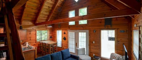 Chalet (2 Bedrooms) | Interior