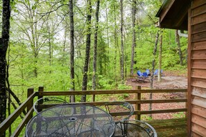 Interior - Hot Tub & Wifi - Hidden Chalet Red River Gorge, KY (Campton)