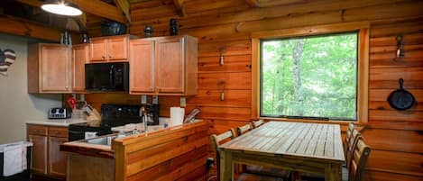 Chalet (2 Bedrooms) | Interior