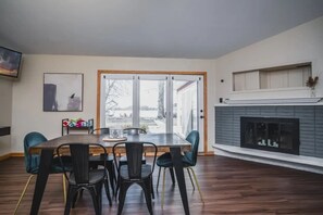 Interior - Meyers Bay Sunset Lakefront Cottage in Fox Lake w/ Boat Pier (Fox Lake)