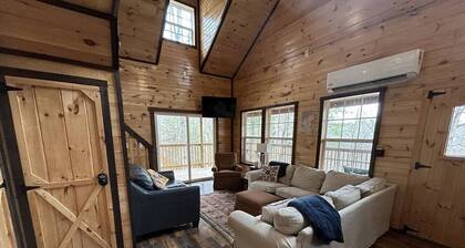 Wifi & Hot Tub, Large Family - Climb On in Rrg!