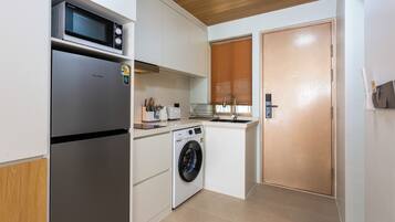 Condo, Balcony | Private kitchen