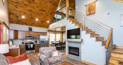 Hot Tub & Wifi - Angel's View - Red River Gorge KY