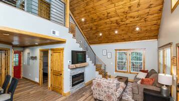 Chalet (2 Bedrooms) | Interior