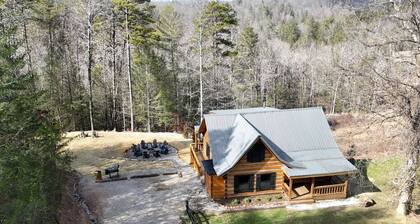 Karaoke, Hot Tub, 1GB Wifi - The Rock House - LUX