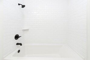 Apartment (1 Bedroom) | Interior - Gym, Pool, Washerdryer, Workerfriendly A+location (Sherman)