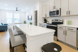 Interior - Gym, Pool, Washerdryer, Workerfriendly A+location (Sherman)