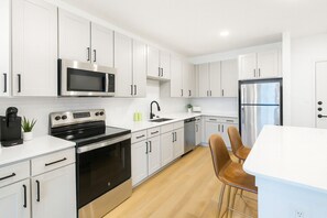Interior - Gym, Pool, Washerdryer, Workerfriendly A+location (Sherman)