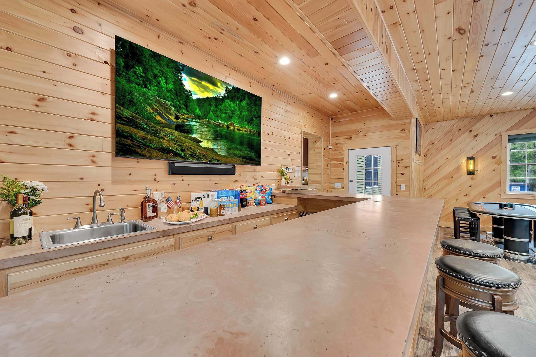 House (6 Bedrooms) | Interior