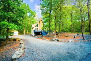 Chalet (4 Bedrooms) | Interior - 4bdrm Games Family Frndly Fire Pit Masthope (Lackawaxen)