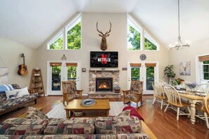 Chalet (4 Bedrooms) | Front of property - 4bdrm Games Family Frndly Fire Pit Masthope (Lackawaxen)