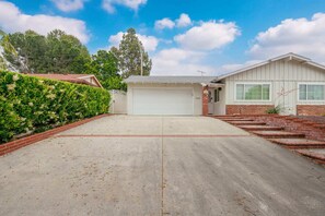 House (3 Bedrooms) | Interior - Marbella Lane - Serene & Spacious 3BR Haven (West Covina)