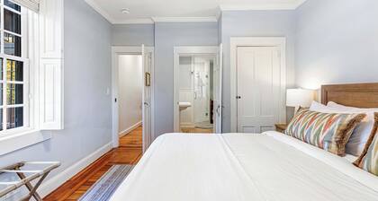 The Royce on Spring - High-end Family Getaway in Newport