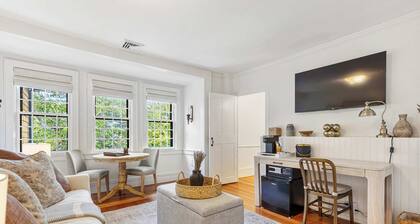 The Royce on Spring - High-end Family Getaway in Newport