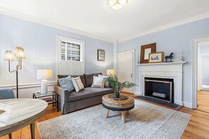 Interior - Sea Glass Suite - Luxury in Newport (Newport)