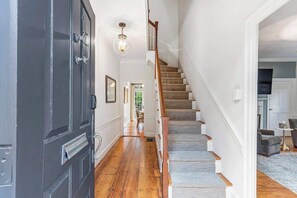 Interior - Sea Glass Suite - Luxury in Newport (Newport)
