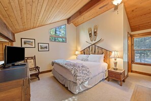 Interior - Tamarack 8 (Bend)