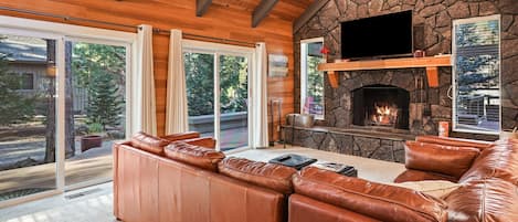 House (4 Bedrooms) | Front of property