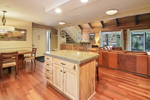 House (4 Bedrooms) | Interior - 15 Blue Grouse (Bend)