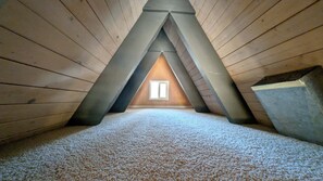 Interior - Trapper 11 (Bend)