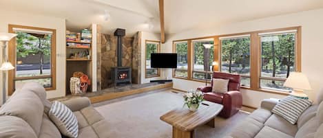 Télévision, cheminée