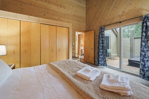 Interior - Pole House 99 (Bend)