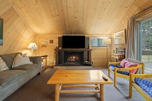 Interior - Pole House 99 (Bend)