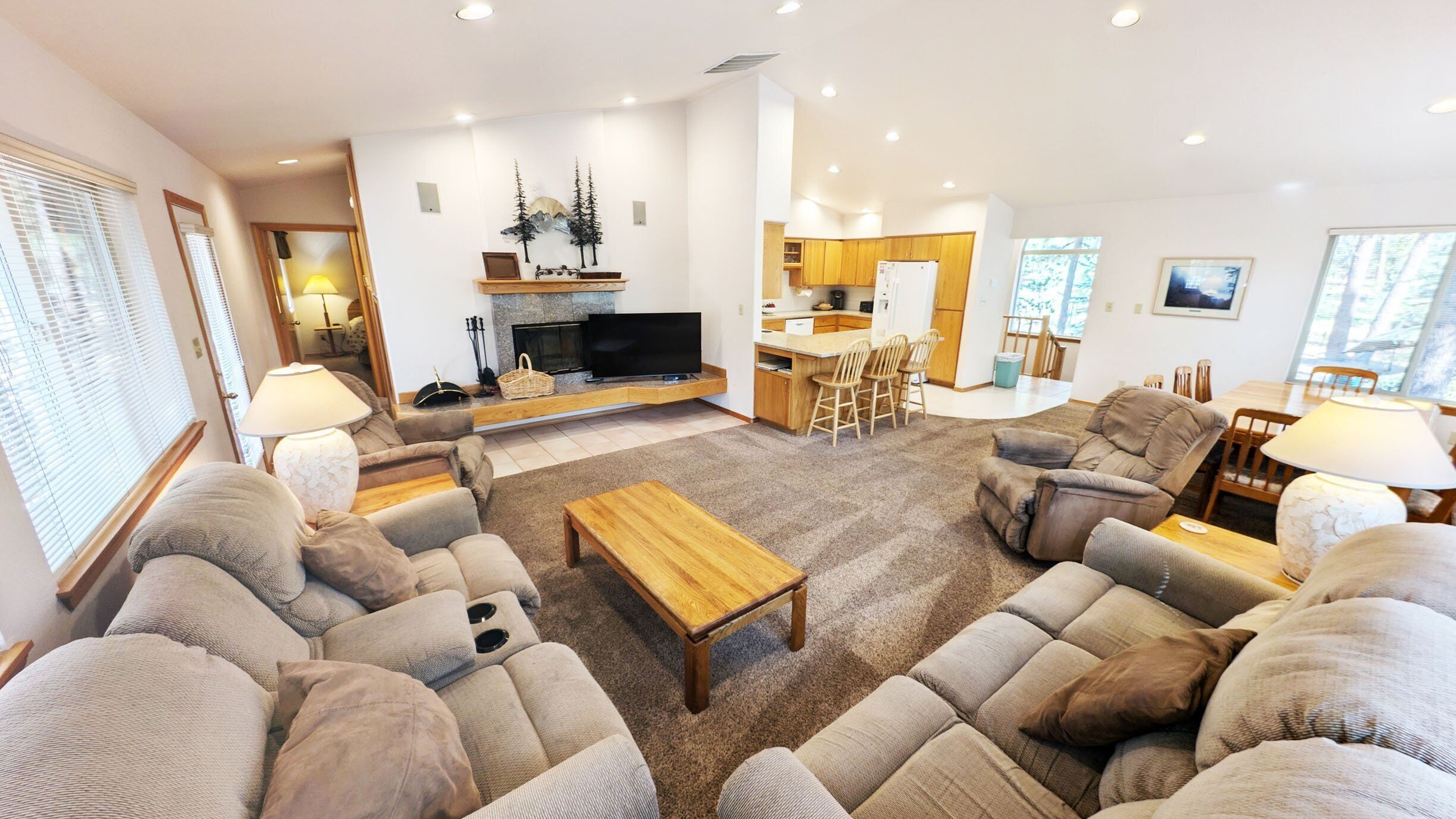 House (4 Bedrooms) | Interior