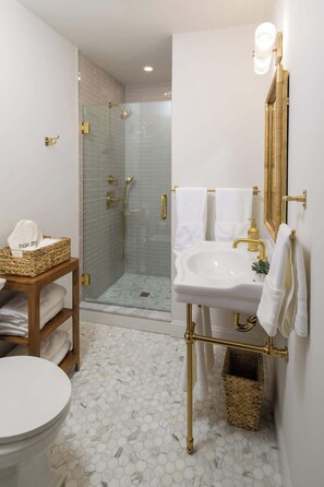 Interior - Sanctuary Suite at The Royce, Newport (Newport)
