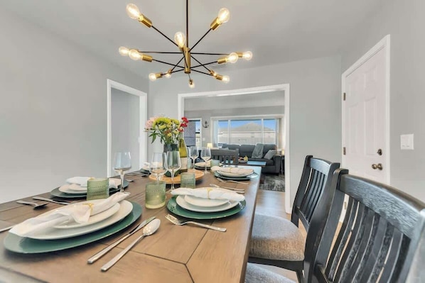 House (3 Bedrooms) | Interior