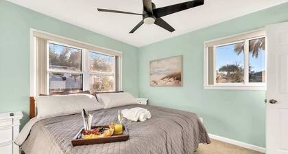 3 Blocks to Bay + Boat Parking + Renovated + 3 Bd