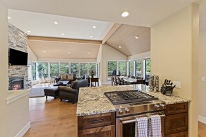 House (5 Bedrooms) | Interior - Elegant Family Retreat With Hot Tub (Bend)