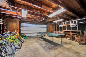 Interior - Yellow Pine 10 (Bend)