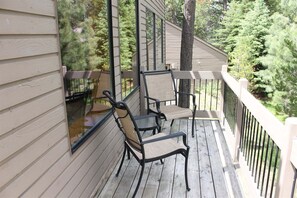 Interior - Yellow Pine 10 (Bend)
