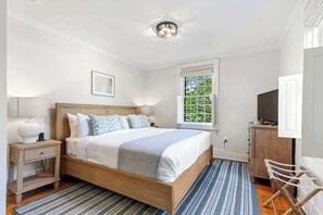 Interior - Regatta Suite at The Royce Refined Newport Charm (Newport)