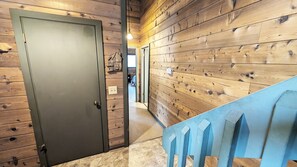 Interior - Lava Top 1 (Bend)