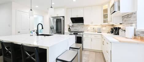 House (3 Bedrooms) | Interior