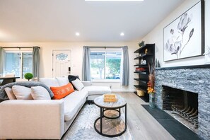 House (3 Bedrooms) | Front of property