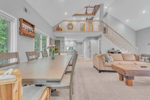 House (5 Bedrooms) | Interior