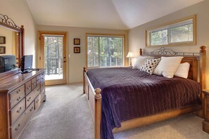 Interior - Lark 4 (Bend)