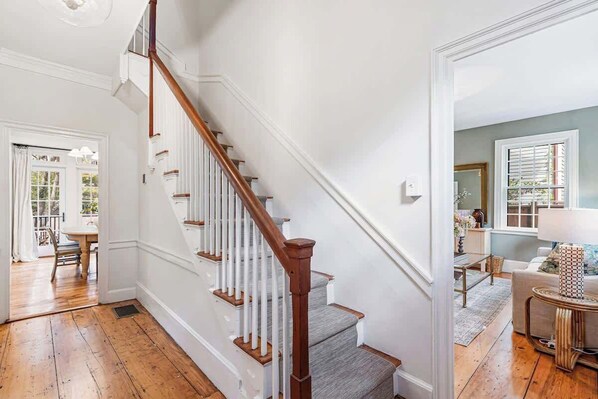 Interior - Driftwood Suite - Luxury Retreat in Newport (Newport)