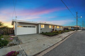 Interior - Marbella Lane-oceanfront Retreat w Stunning View (Pacifica)