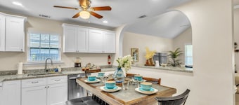 Great Downtown 4BR 8 Beds + Foosball Fun