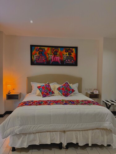 Boutique Room | King Bed | Kitchenette | Private Room | Private Bathroom | #26