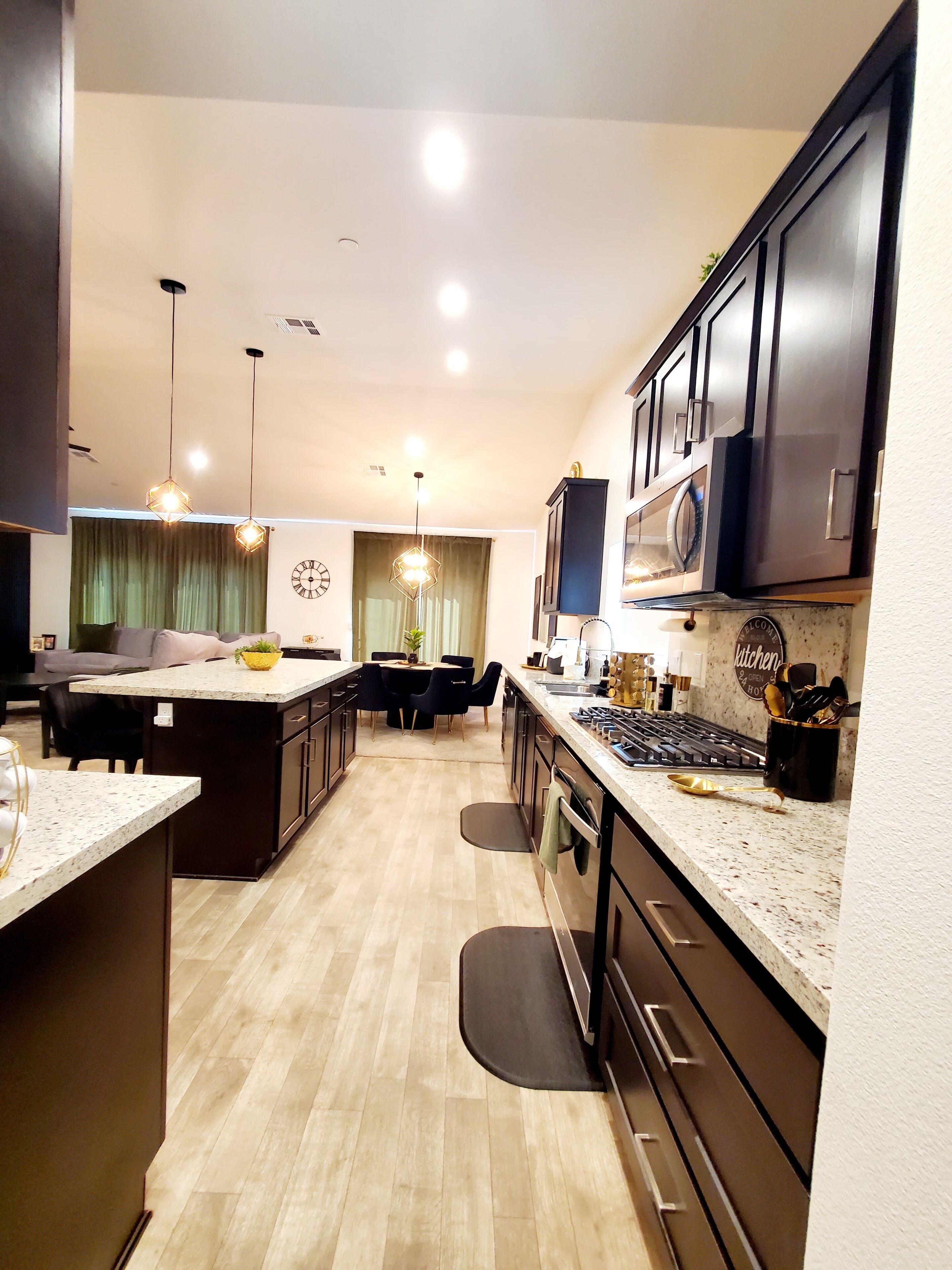 Microwave, oven, dishwasher, coffee/tea maker