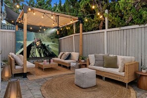 Property grounds - West Coast Coastal Retreat/Prime Location in Sunny San Diego (San Diego)